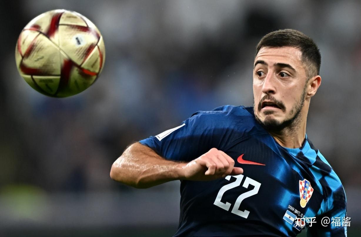 Jiuyou-包含今晚巴塞罗那调整名单以备意大利杯，主帅复盘环节打磨，球迷炸锅，训练强度明显提升的词条